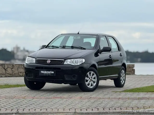 Carro Fiat Palio 2015 Celebration 1.0 Fire Flex 8V 4p