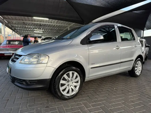 Carro Volkswagen Fox 2010 1.0 8V (Flex) 4p
