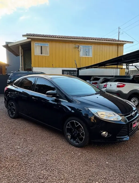 Carro Ford Focus Hatch 2015 S 1.6 16V TiVCT PowerShift