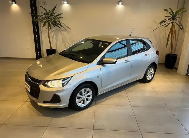 Carro Chevrolet Onix 2023 LT 1.0