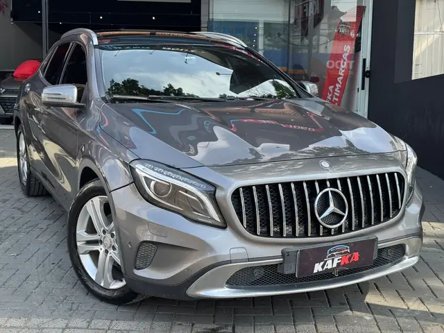 Carro Mercedes-Benz GLA 200 2015 GLA 200 Vision Black Edition