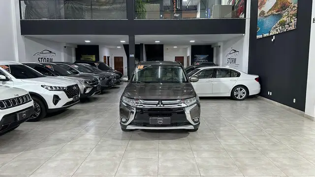 Carro Mitsubishi Outlander 2016 2.2 DI-D 4WD (Aut)