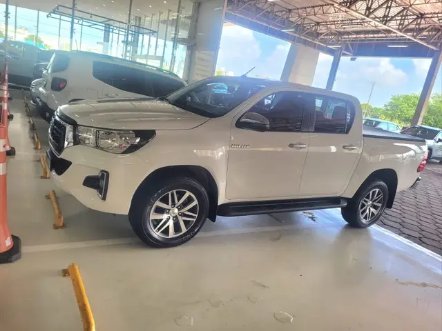 Carro Toyota Hilux Cabine Dupla 2019 Hilux 2.8 TDI SRV CD 4x4 (Aut)