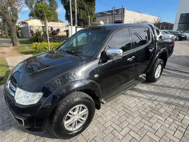Carro Mitsubishi L200 Triton 2017 GLS 3.2 CD TB Int.Diesel Mec