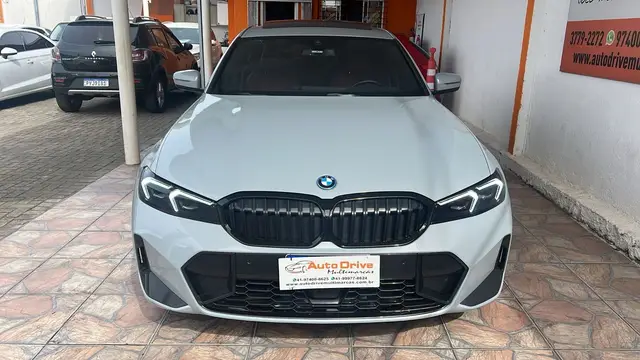 Carro BMW 330e 2024 M Sport 2.0 Turbo (Aut.) (Híb.)