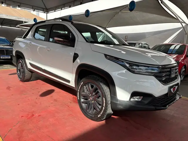 Carro Fiat Strada 2022 Volcano 1.3 CD (Flex)