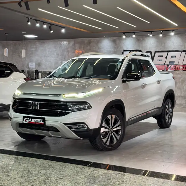 Carro Fiat Toro 2023 Volcano 2.0 TDI 4x4 (Aut)