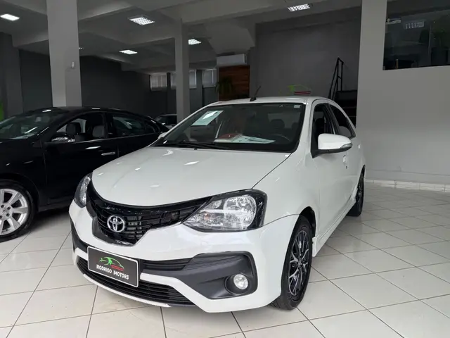 Carro Toyota Etios 2019 Platinum 1.5 (Aut) (Flex)