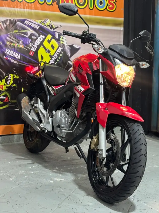 Moto Honda CB 250F Twister 2018 Standard