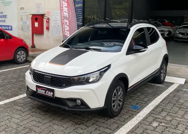 Carro Fiat Argo 2024 Trekking 1.3