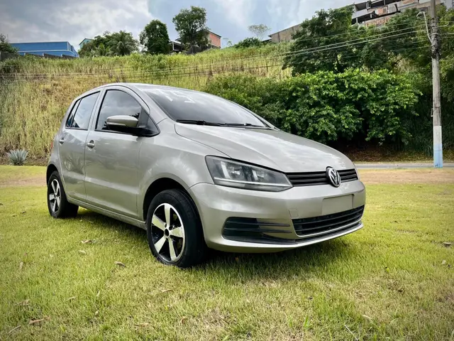 Carro Volkswagen Fox 2015 Trendline 1.6 MSI (Flex)