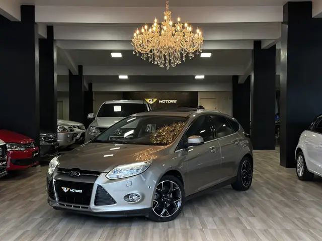 Carro Ford Focus Hatch 2015 Titanium Plus 2.0 16V PowerShift