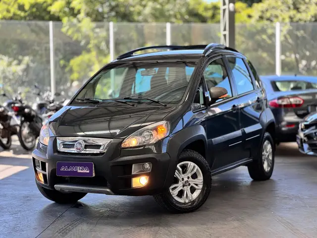 Carro Fiat Idea 2011 Adventure 1.8 16V E.TorQ (Flex)