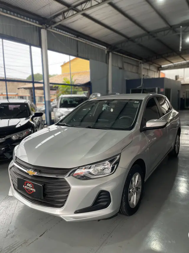 Carro Chevrolet Onix 2023 LT 1.0