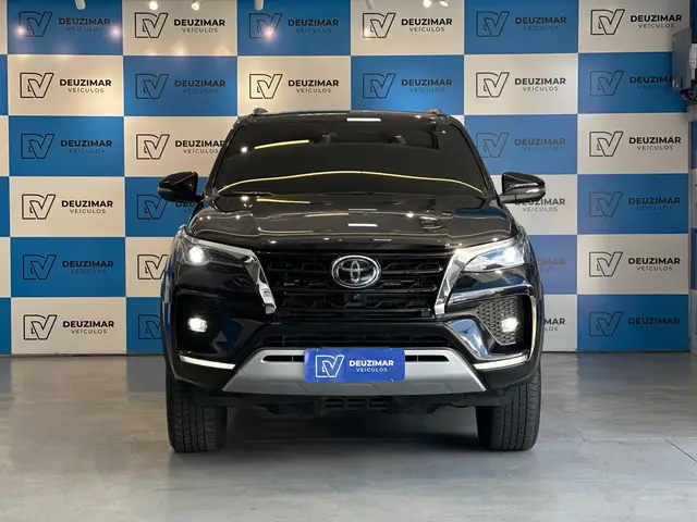 Carro Toyota Hilux SW4 2022 GRS 2.8 TB 4x4 Diesel Automatico