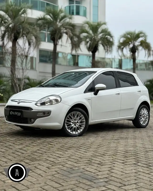 Carro Fiat Punto 2015 Essence 1.6 16V (Flex)