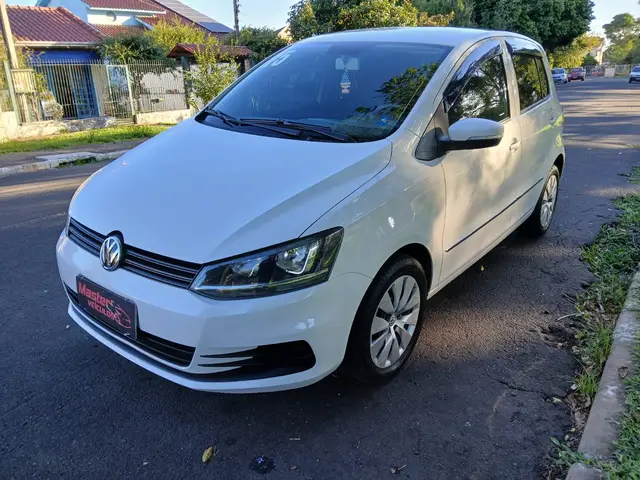 Carro Volkswagen Fox 2015 Trendline 1.6 MSI (Flex)