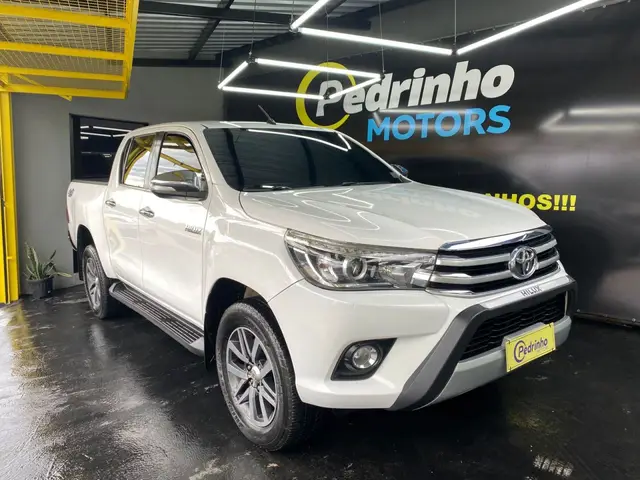 Carro Toyota Hilux Cabine Dupla 2017 Hilux 2.8 TDI SRX CD 4x4 (Aut)