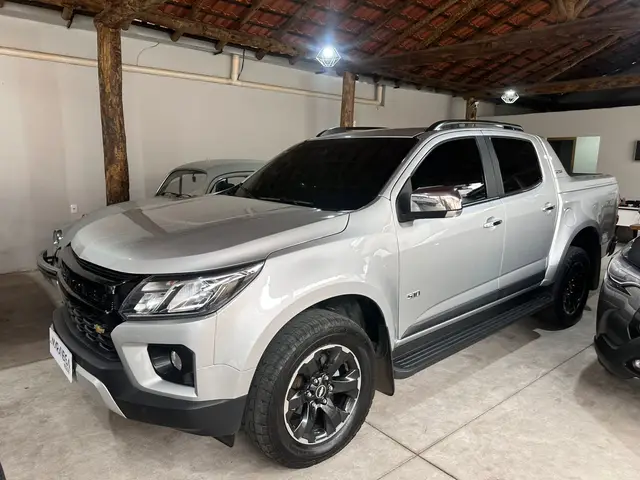 Carro Chevrolet S10 Cabine Dupla 2023 High Country 2.8 Turbodiesel (Aut.)