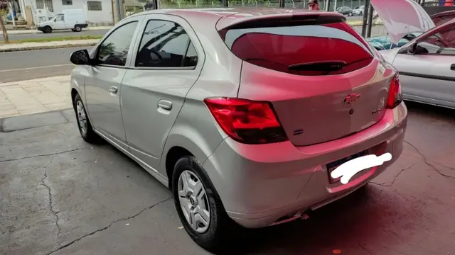 Carro Chevrolet Onix 2017 1.0 Joy SPE/4
