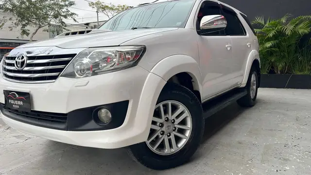 Carro Toyota Hilux SW4 2014 3.0 TDI 4x4 SRV 7L