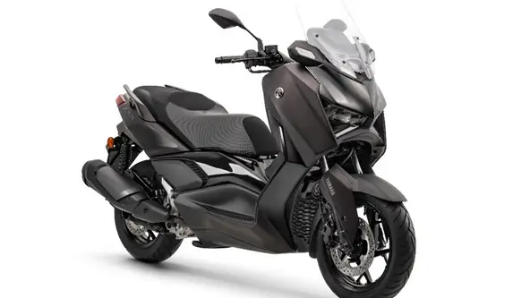 Nova scooter chega como opção mais completa em relação a XMax 250