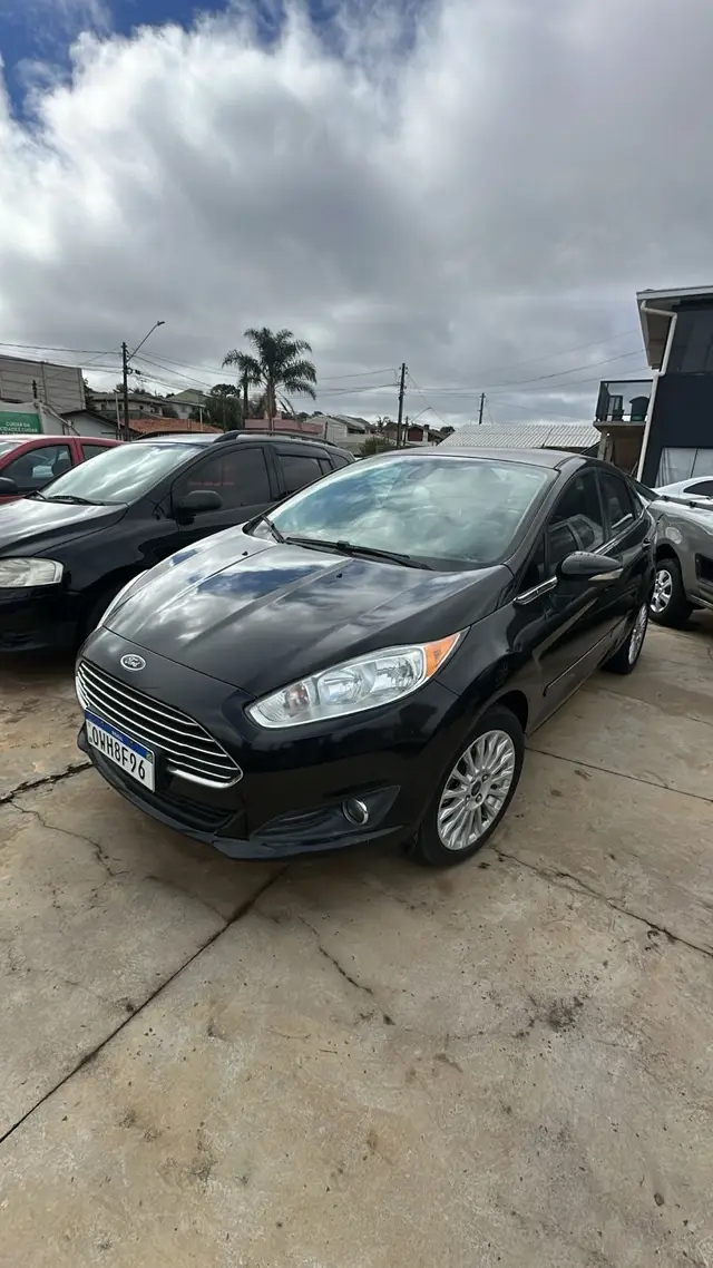 Carro Ford New Fiesta Sedan 2014 1.6 Titanium PowerShift (Flex)