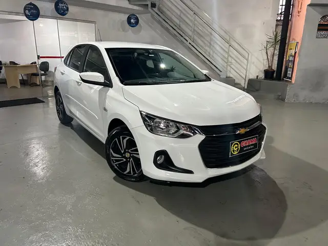Carro Chevrolet Onix Plus 2024 LT 1.0