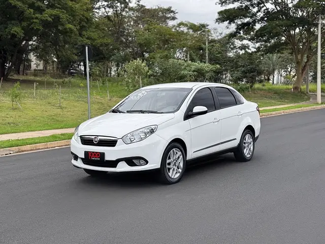 Carro Fiat Grand Siena 2016 Essence 1.6 16V Dualogic (Flex)