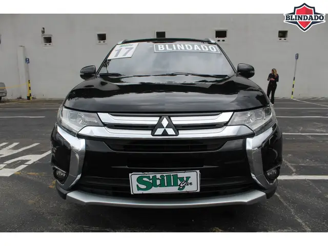 Carro Mitsubishi Outlander 2017 2.2 DI-D Mid 4WD