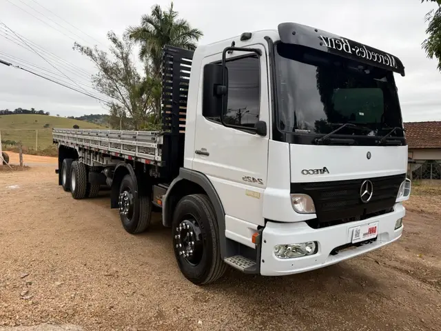 Carro Mercedes-Benz Atego 2011 2425/42 6X2