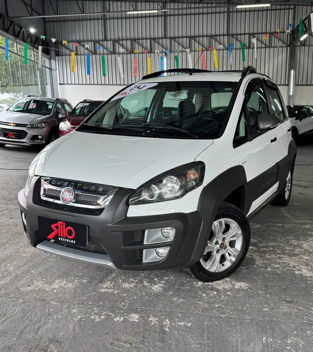 Carro Fiat Idea 2014 Adventure 1.8 16V E.TorQ (Flex)