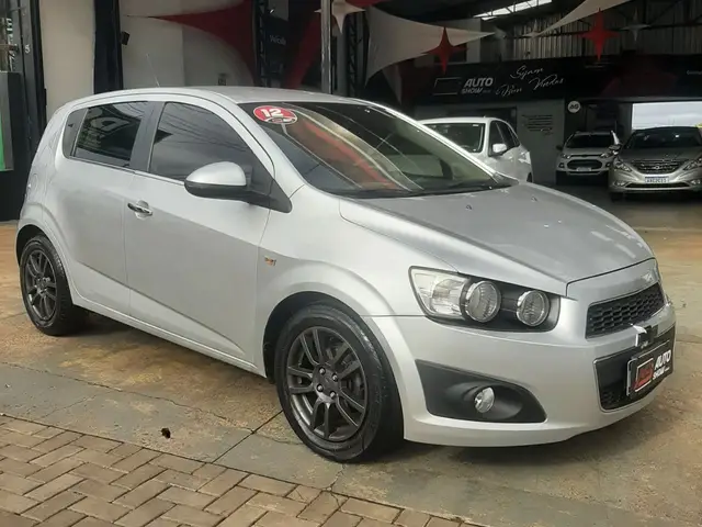 Carro Chevrolet Sonic 2012 Hatch LTZ (Aut)