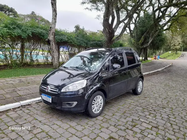Carro Fiat Idea 2014 Attractive 1.4 8V (Flex)