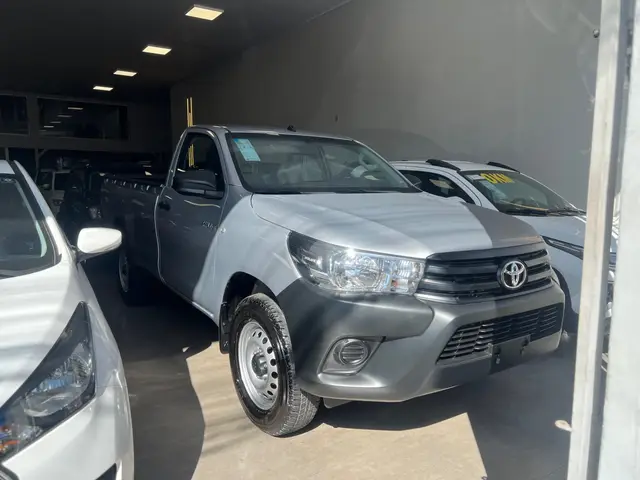 Carro Toyota Hilux Cabine Simples 2025 2.8 TDI CS 4x4