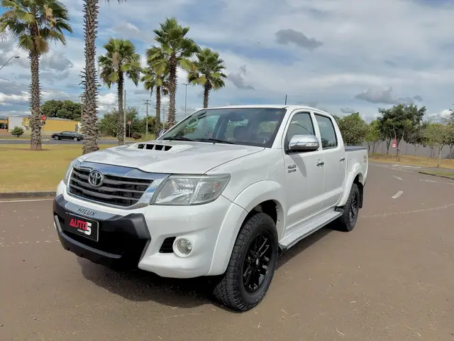 Carro Toyota Hilux Cabine Dupla 2014 Hilux 3.0 TDI 4x4 CD SRV Top (Aut)