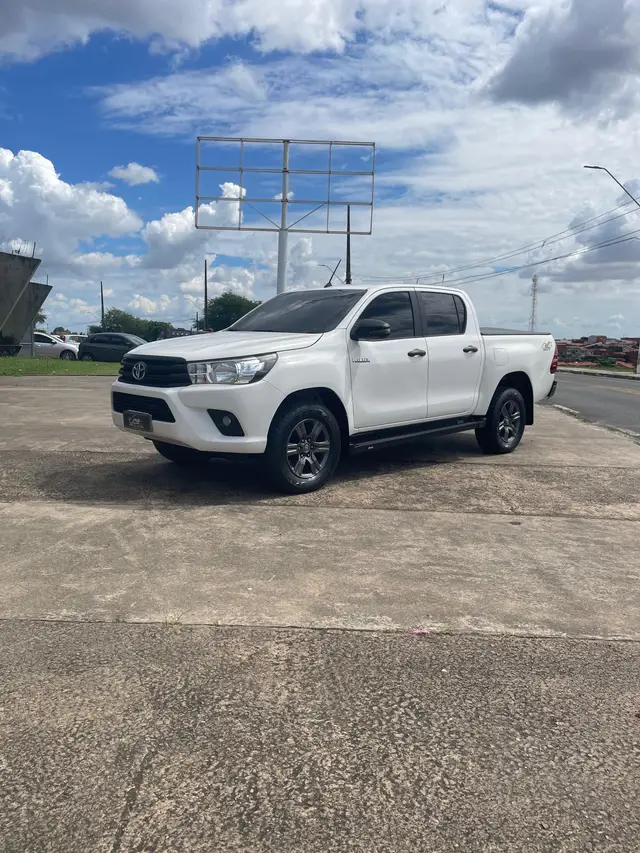 Carro Toyota Hilux Cabine Dupla 2019 Hilux 2.8 TDI CD STD 4x4 (Power Pack) (Diesel)