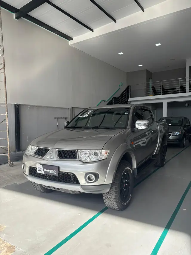 Carro Mitsubishi L200 Triton Sport 2013 3.2 DI-D 4x4 (Aut)