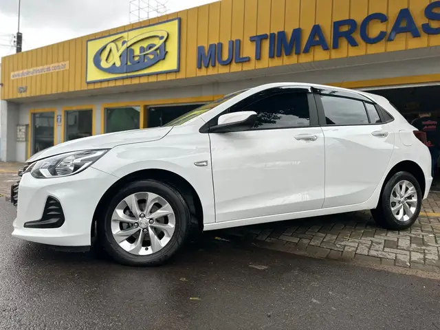 Carro Chevrolet Onix 2023 LT 1.0