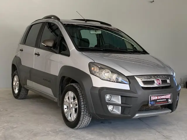 Carro Fiat Idea 2015 Adventure 1.8 16V Dualogic (Flex)