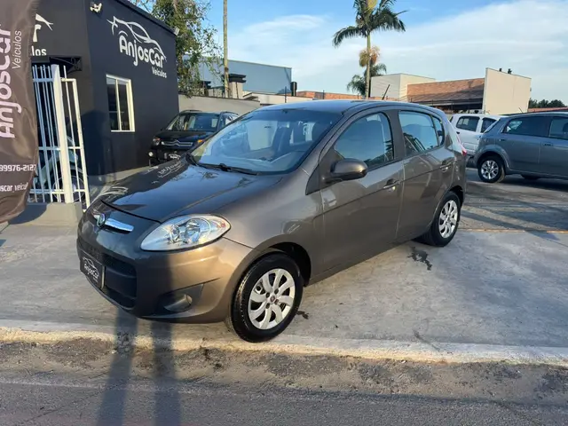 Carro Fiat Palio 2013 Attractive 1.0 8V (Flex)