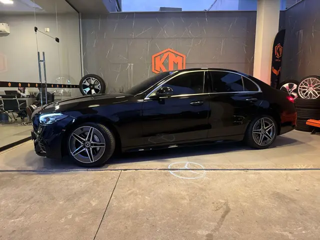 Carro Mercedes-Benz C 200 AMG 2024 AMG Line EQ Boost 1.5 (Aut)