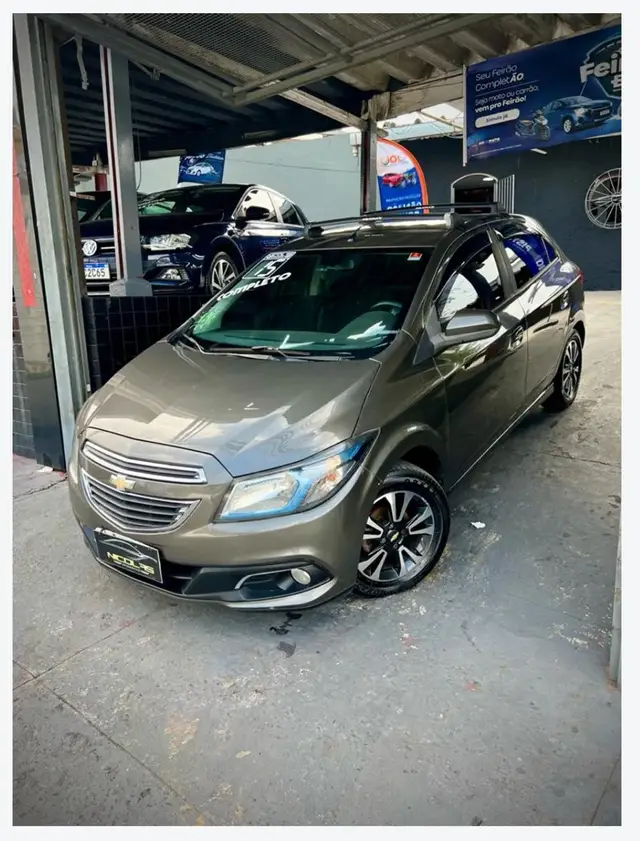 Carro Chevrolet Onix 2015 1.4 LTZ SPE/4