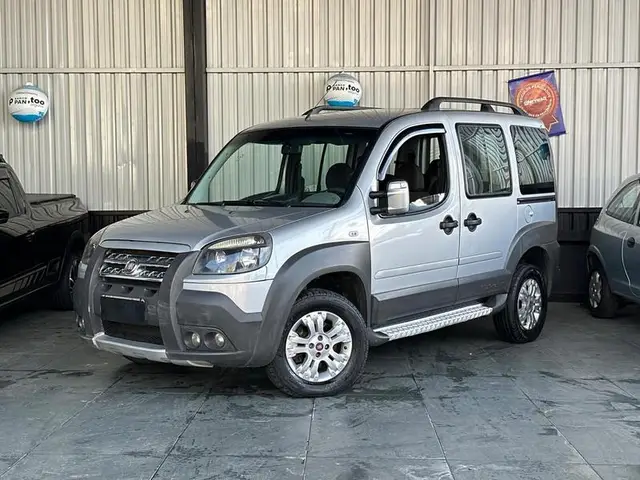 Carro Fiat Doblò 2012 Adventure 1.8 16V (Flex)