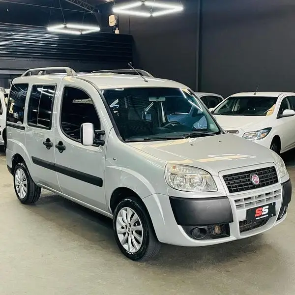 Fiat Doblò Essence 1.8 16V (Flex)