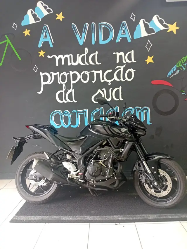 Carro Yamaha MT-03 2023 ABS