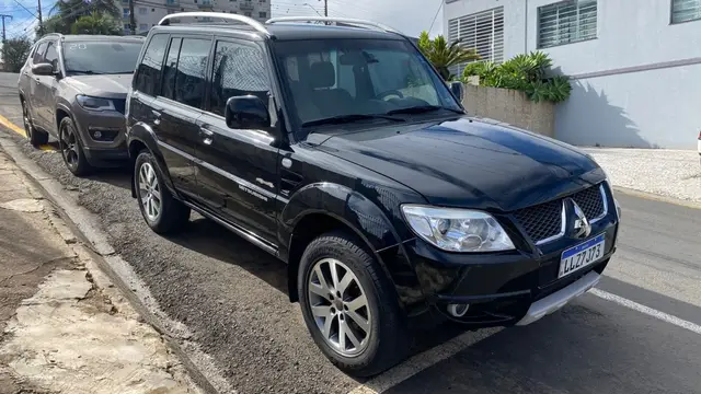 Carro Mitsubishi Pajero TR4 2014 2.0 16V 4X4 (Flex) (Aut)