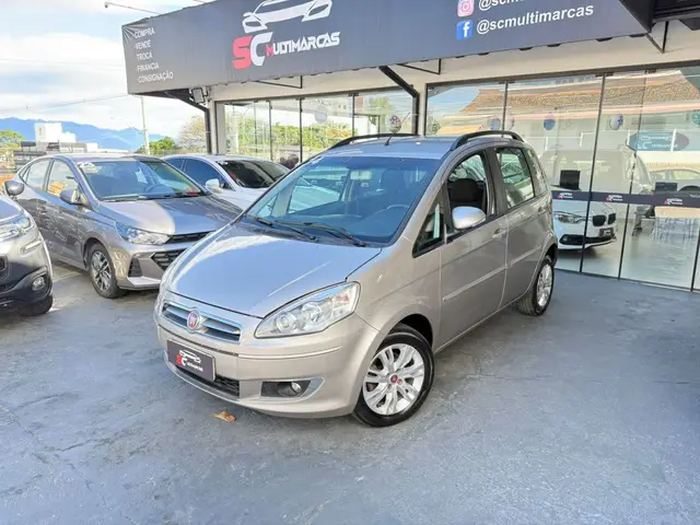 Carro Fiat Idea 2014 Attractive 1.4 8V (Flex)