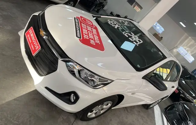 Carro Chevrolet Onix 2024 1.0