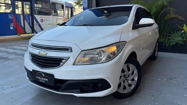 Carro Chevrolet Onix 2015 1.4 LT SPE/4